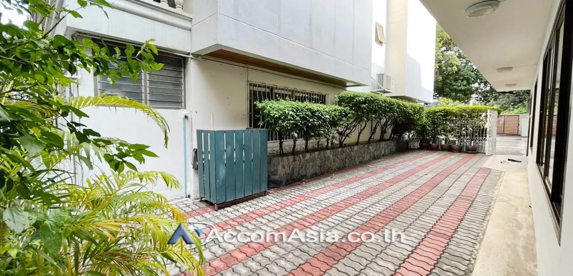 17  2 br Apartment For Rent in Sukhumvit ,Bangkok BTS Ekkamai at Classic contemporary 1816054