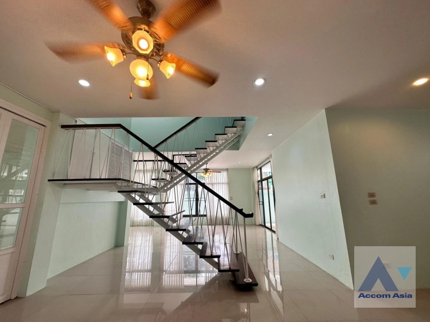  1  3 br House For Rent in Sukhumvit ,Bangkok BTS Thong Lo 2516060