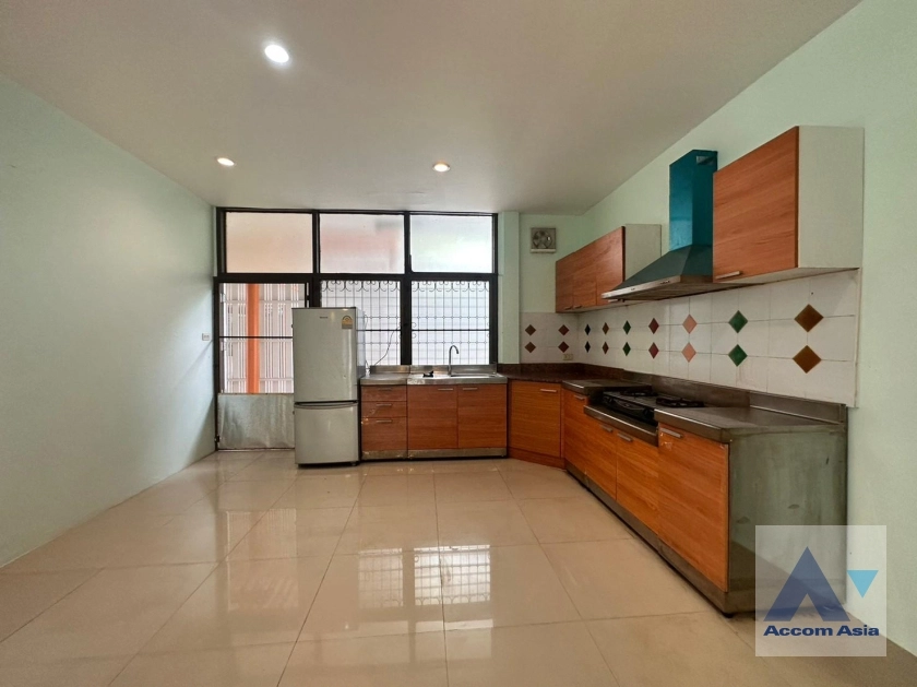 7  3 br House For Rent in Sukhumvit ,Bangkok BTS Thong Lo 2516060