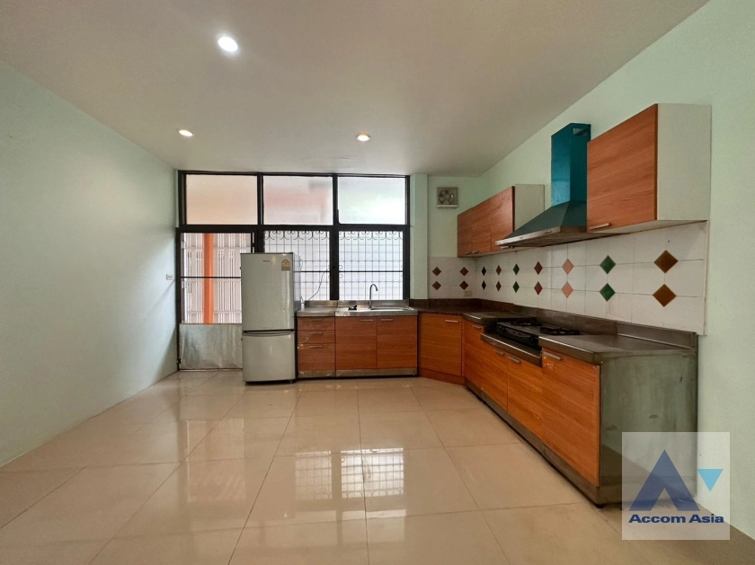 7  3 br House For Rent in sukhumvit ,Bangkok BTS Thong Lo 2516060