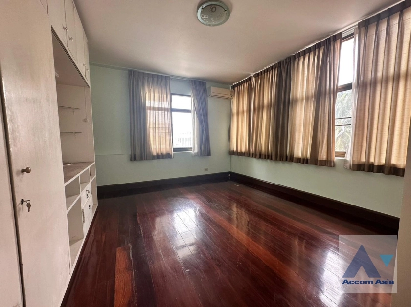 12  3 br House For Rent in Sukhumvit ,Bangkok BTS Thong Lo 2516060