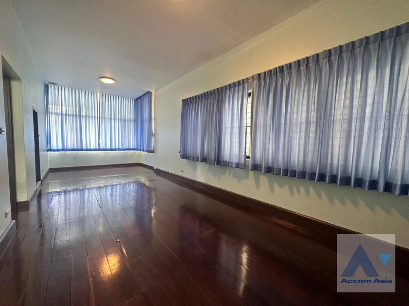 10  3 br House For Rent in sukhumvit ,Bangkok BTS Thong Lo 2516060
