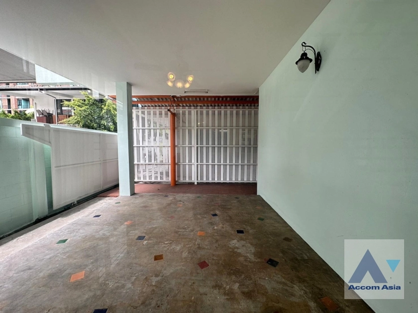 20  3 br House For Rent in Sukhumvit ,Bangkok BTS Thong Lo 2516060