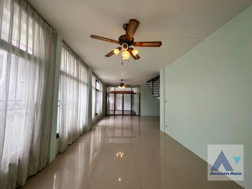 5  3 br House For Rent in Sukhumvit ,Bangkok BTS Thong Lo 2516060