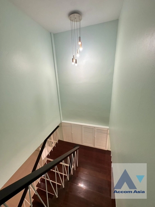 9  3 br House For Rent in Sukhumvit ,Bangkok BTS Thong Lo 2516060