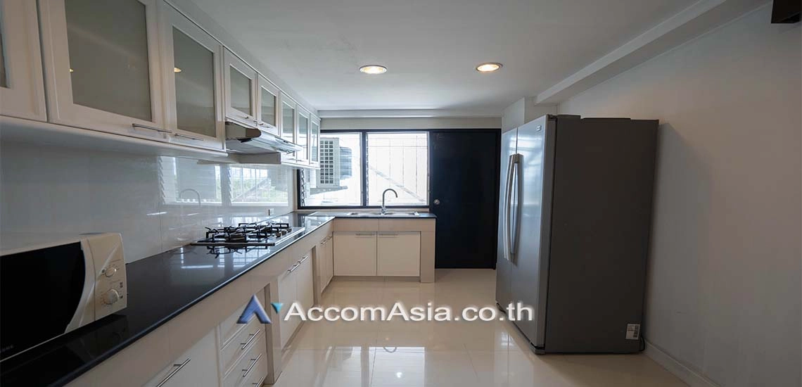  1  3 br Apartment For Rent in Sukhumvit ,Bangkok BTS Asok - MRT Sukhumvit at Family Apartment with Lake View 1416080
