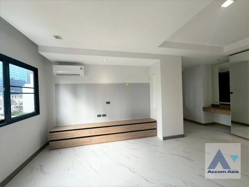 7  2 br Apartment For Rent in Sukhumvit ,Bangkok BTS Nana - MRT Sukhumvit at Private Environment Space 1416177