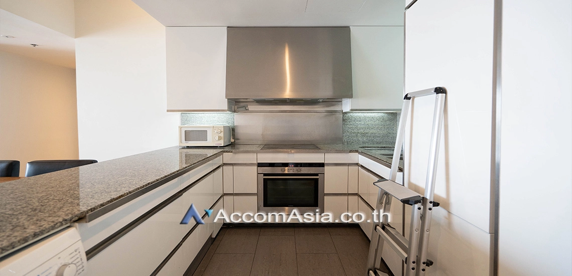 unit 2 Bedrooms  Condominium For Rent & Sale in Sathorn, Bangkok  near BTS Chong Nonsi - MRT Lumphini (1516181)