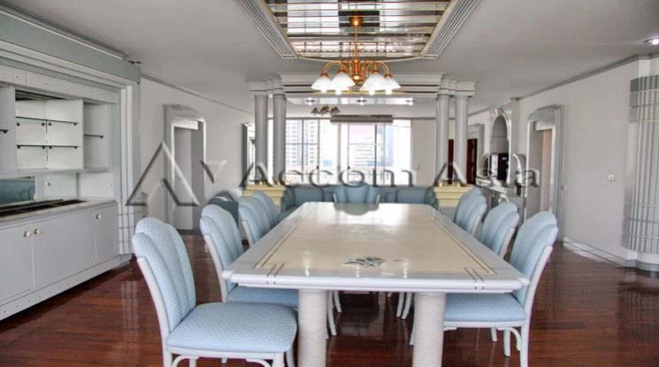 unit 3 Bedrooms  Condominium For Rent in Sukhumvit, Bangkok  near BTS Asok - MRT Sukhumvit (1516182)