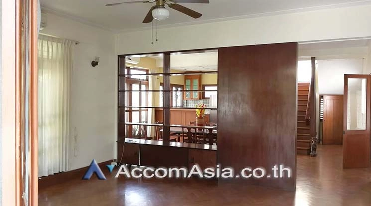 unitHome Office, Pet friendly |  3 Bedrooms  House For Rent in Sathorn, Bangkok  (9000503)