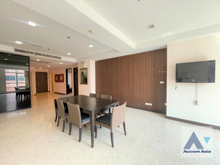 unit 3 Bedrooms  Condominium For Rent & Sale in Sukhumvit, Bangkok  near BTS Ekkamai (1516319)