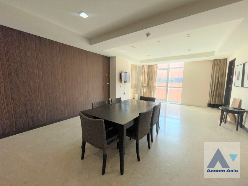 unit 3 Bedrooms  Condominium For Rent & Sale in Sukhumvit, Bangkok  near BTS Ekkamai (1516319)