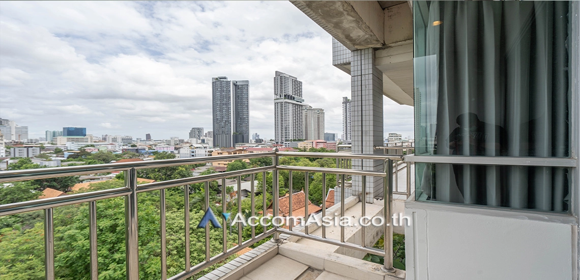 Pet friendly |  4 Bedrooms  Apartment For Rent in Sathorn, Bangkok  near BTS Chong Nonsi - MRT Lumphini (10142)