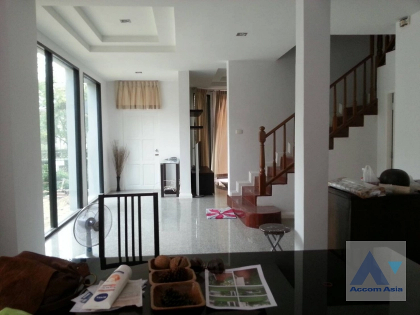  1  4 br House for rent and sale in Pattanakarn ,Bangkok ARL Ban Thap Chang 1816336