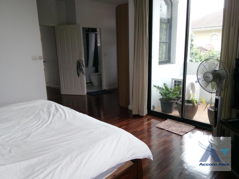 4  4 br House for rent and sale in Pattanakarn ,Bangkok ARL Ban Thap Chang 1816336