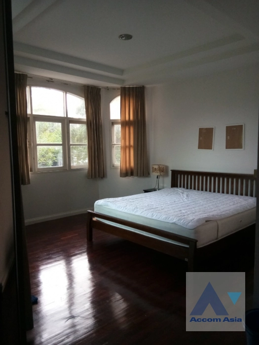 6  4 br House for rent and sale in Pattanakarn ,Bangkok ARL Ban Thap Chang 1816336