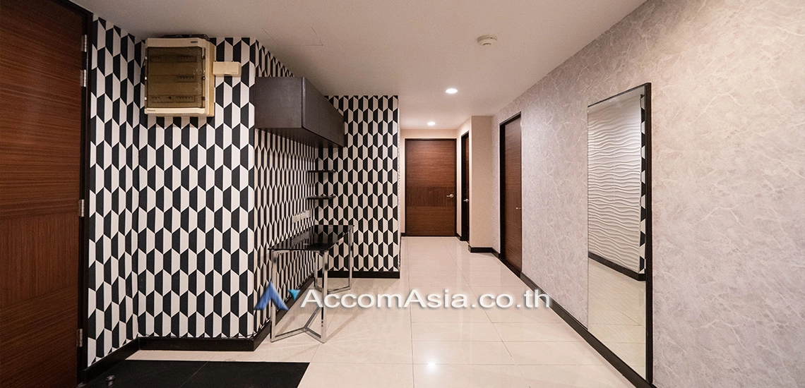 unit 2 Bedrooms  Condominium For Rent & Sale in Sukhumvit, Bangkok  near BTS Ekkamai (1516343)