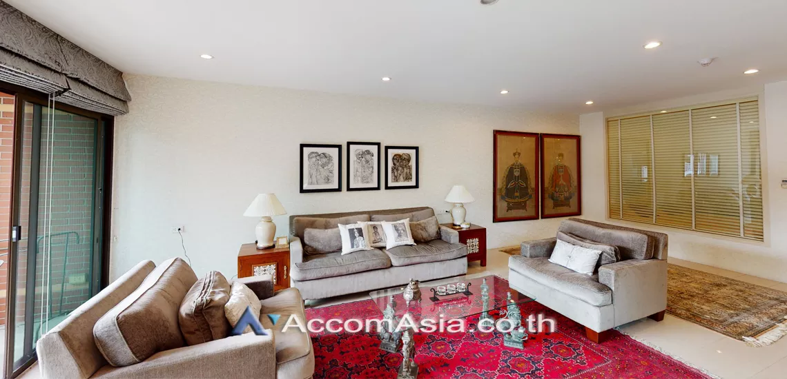 unit 2 Bedrooms  Condominium For Rent in Sukhumvit, Bangkok  near BTS Ekkamai (1516389)