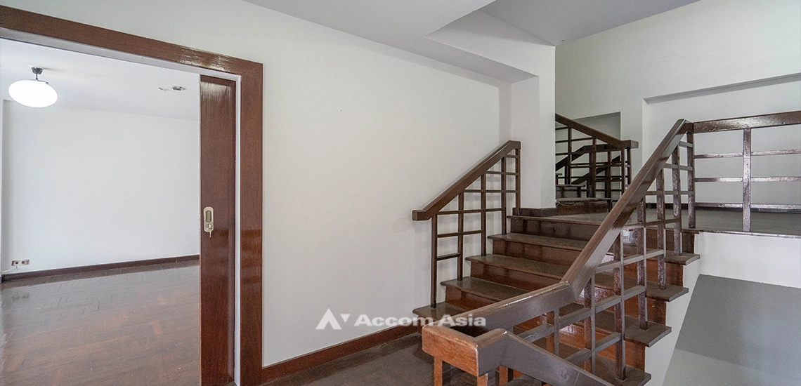  1  4 br Townhouse For Rent in Sukhumvit ,Bangkok BTS Phrom Phong 2516391