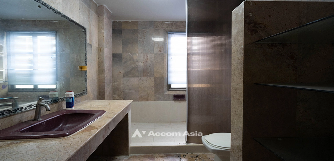 9  4 br Townhouse For Rent in Sukhumvit ,Bangkok BTS Phrom Phong 2516391