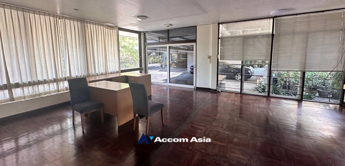  1  3 br House For Rent in Sukhumvit ,Bangkok BTS Phrom Phong 1716395