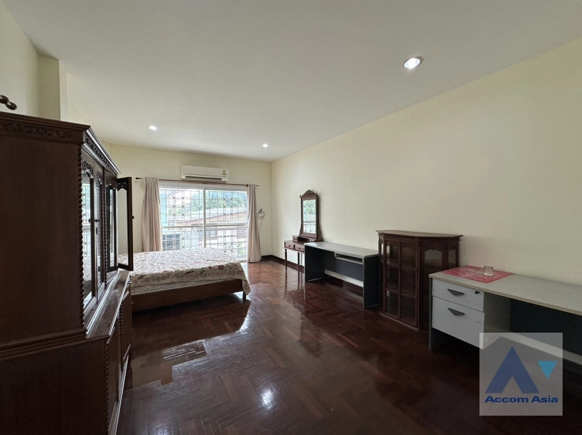 7  4 br Townhouse For Rent in Sathorn ,Bangkok BTS Chong Nonsi - MRT Khlong Toei - BTS Saint Louis 1716404