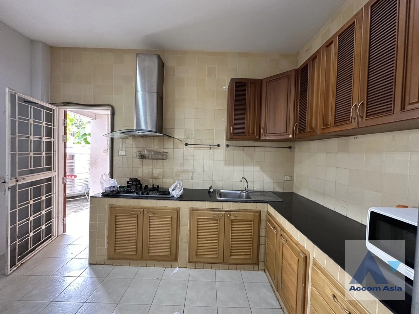 6  4 br Townhouse For Rent in Sathorn ,Bangkok BTS Chong Nonsi - MRT Khlong Toei - BTS Saint Louis 1716404