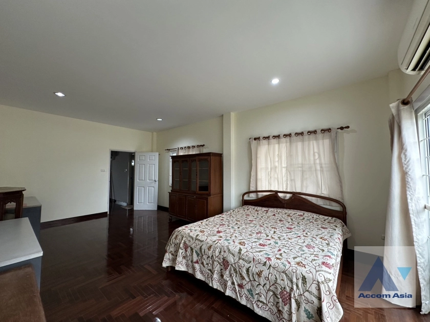 10  4 br Townhouse For Rent in Sathorn ,Bangkok BTS Chong Nonsi - MRT Khlong Toei - BTS Saint Louis 1716404