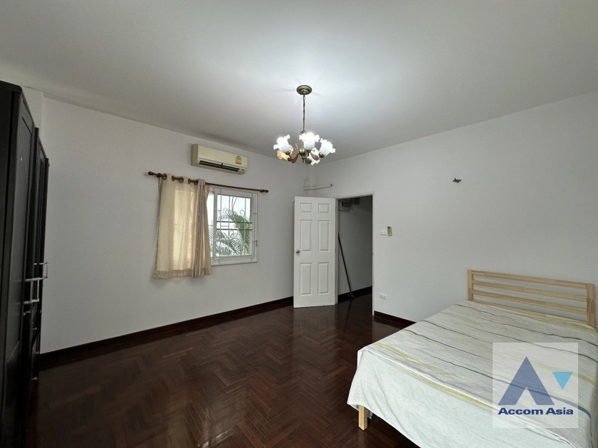 14  4 br Townhouse For Rent in Sathorn ,Bangkok BTS Chong Nonsi - MRT Khlong Toei - BTS Saint Louis 1716404