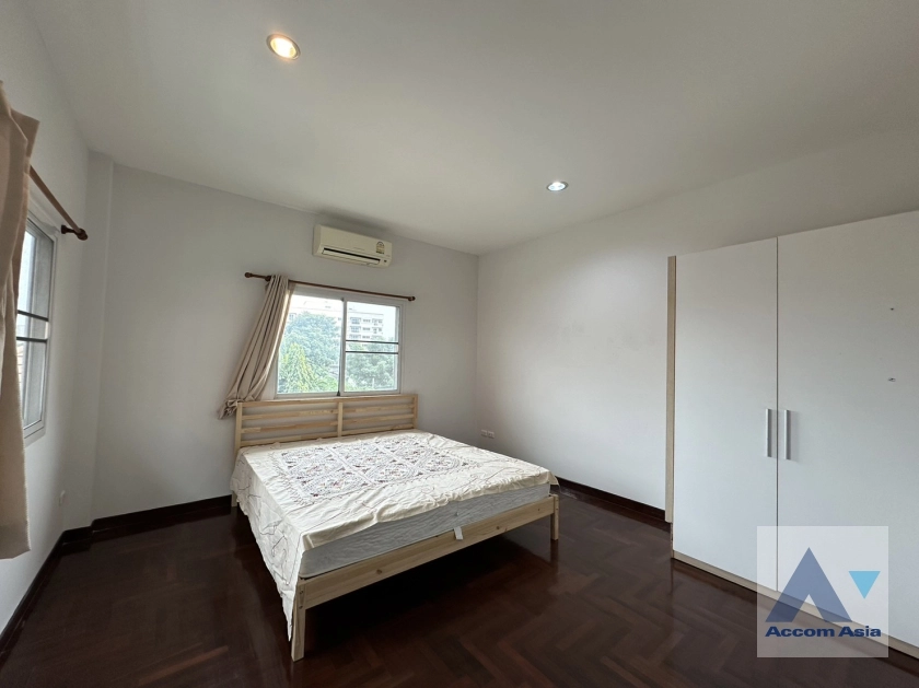 16  4 br Townhouse For Rent in Sathorn ,Bangkok BTS Chong Nonsi - MRT Khlong Toei - BTS Saint Louis 1716404
