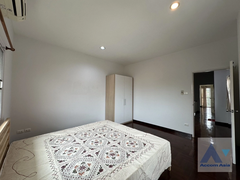 11  4 br Townhouse For Rent in Sathorn ,Bangkok BTS Chong Nonsi - MRT Khlong Toei - BTS Saint Louis 1716404