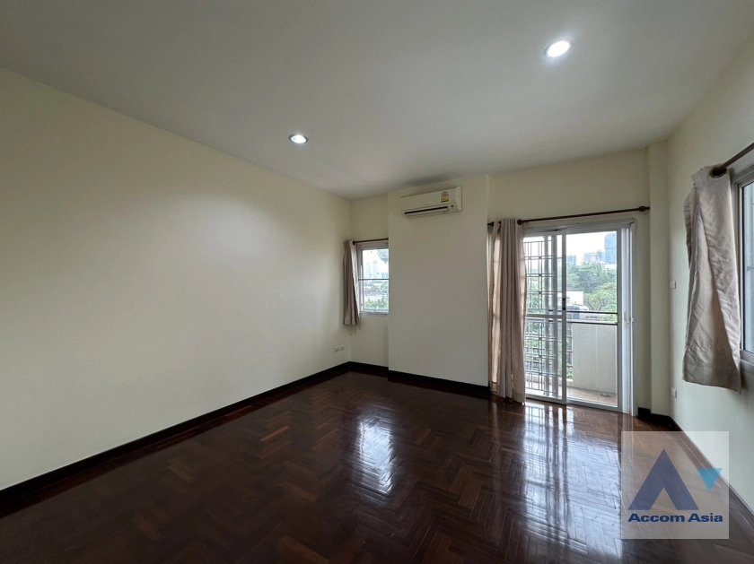18  4 br Townhouse For Rent in Sathorn ,Bangkok BTS Chong Nonsi - MRT Khlong Toei - BTS Saint Louis 1716404