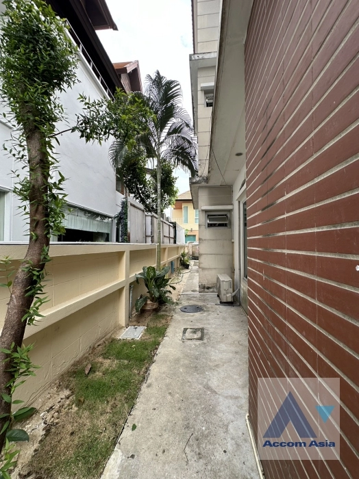 20  4 br Townhouse For Rent in Sathorn ,Bangkok BTS Chong Nonsi - MRT Khlong Toei - BTS Saint Louis 1716404