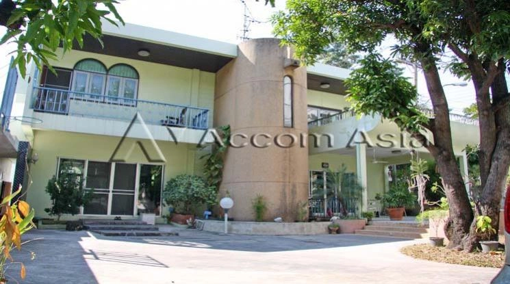  2  3 br House For Rent in Sukhumvit ,Bangkok BTS Ekkamai 1716407