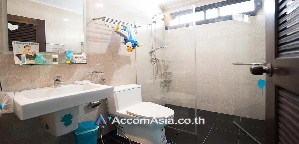 18  5 br House For Rent in Sukhumvit ,Bangkok BTS Ekkamai 90247