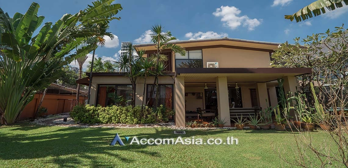 unitPrivate Swimming Pool |  5 Bedrooms  House For Rent in Sukhumvit, Bangkok  near BTS Ekkamai (90247)