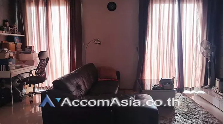 Villa Sathorn Condominium  2 Bedroom for Sale BTS Krung Thon Buri in Charoennakhon Bangkok