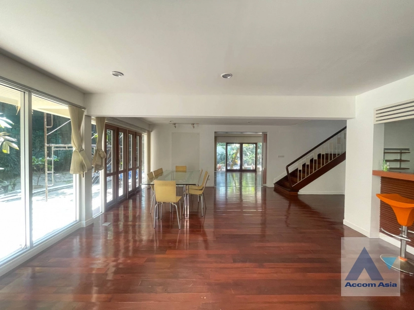 unitHome Office |  3 Bedrooms  House For Rent & Sale in Sukhumvit, Bangkok  near BTS Thong Lo (90248)