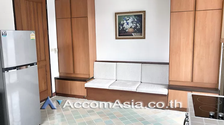 unit 2 Bedrooms  Apartment For Rent in Sathorn, Bangkok  near BRT Thanon Chan (10145)
