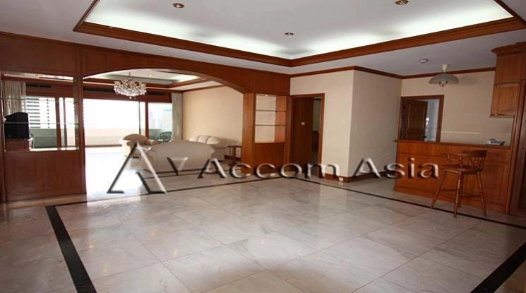 unit 3 Bedrooms  Condominium For Rent in Sukhumvit, Bangkok  near BTS Nana (1516509)