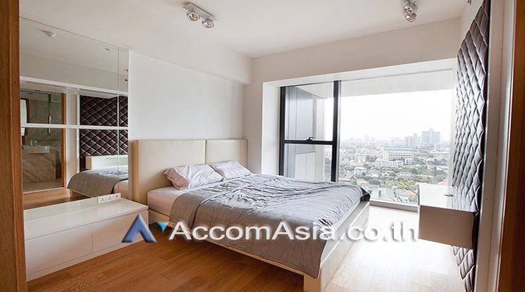 unit 2 Bedrooms  Condominium For Rent & Sale in Sathorn, Bangkok  near BTS Chong Nonsi - MRT Lumphini (1516534)