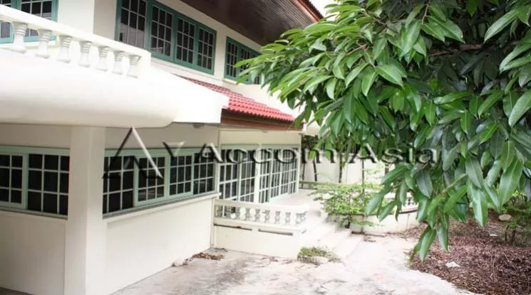 unit 5 Bedrooms  House For Sale in Sukhumvit, Bangkok  near BTS Nana (2316554)