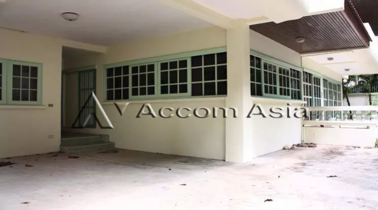 unit 5 Bedrooms  House For Sale in Sukhumvit, Bangkok  near BTS Nana (2316554)