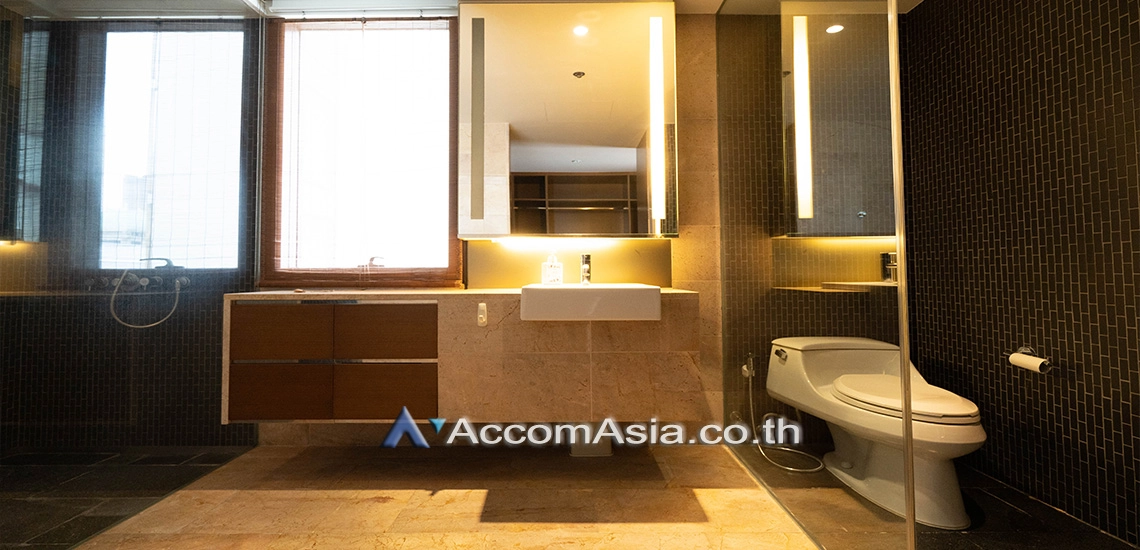9  2 br Condominium For Rent in Ploenchit ,Bangkok BTS Ratchadamri at Hansar Residence 1516556