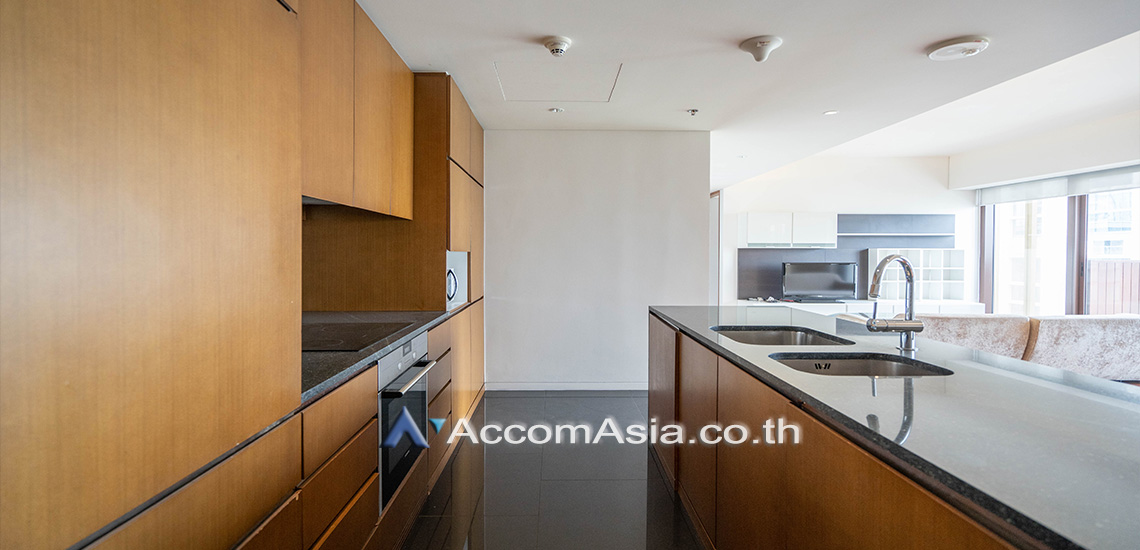 4  2 br Condominium For Rent in Ploenchit ,Bangkok BTS Ratchadamri at Hansar Residence 1516556
