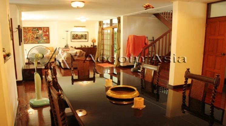  1  3 br House for rent and sale in Sukhumvit ,Bangkok BTS Ekkamai 90250