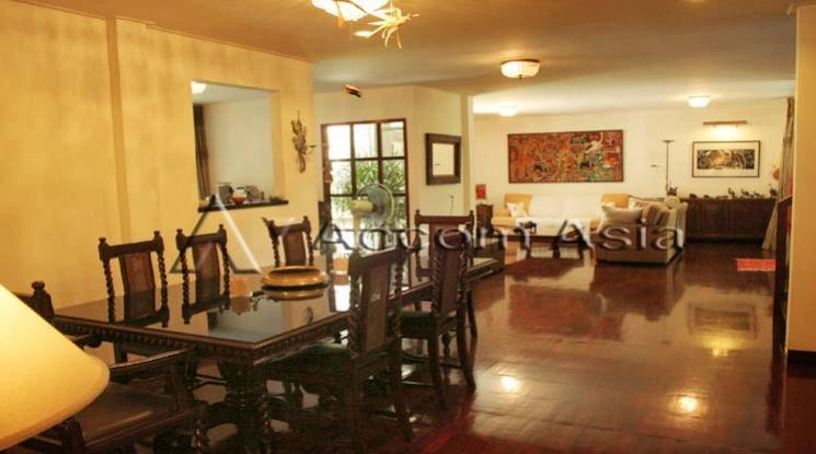 unit 3 Bedrooms  House For Rent & Sale in Sukhumvit, Bangkok  near BTS Ekkamai (90250)