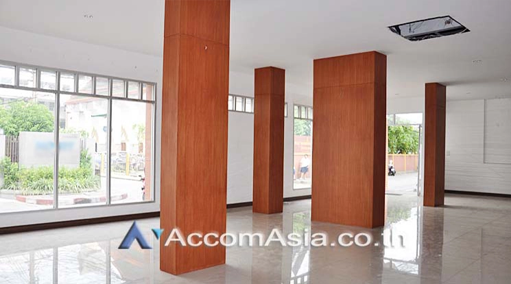  2  14 br House For Rent in Ploenchit ,Bangkok BTS Ploenchit 2516616