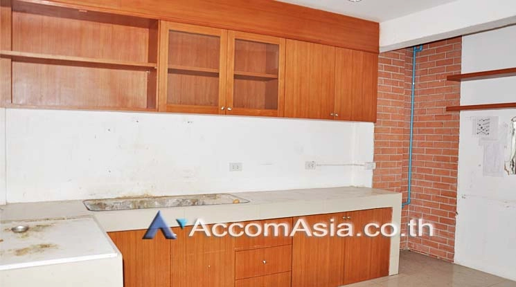  1  14 br House For Rent in Ploenchit ,Bangkok BTS Ploenchit 2516616