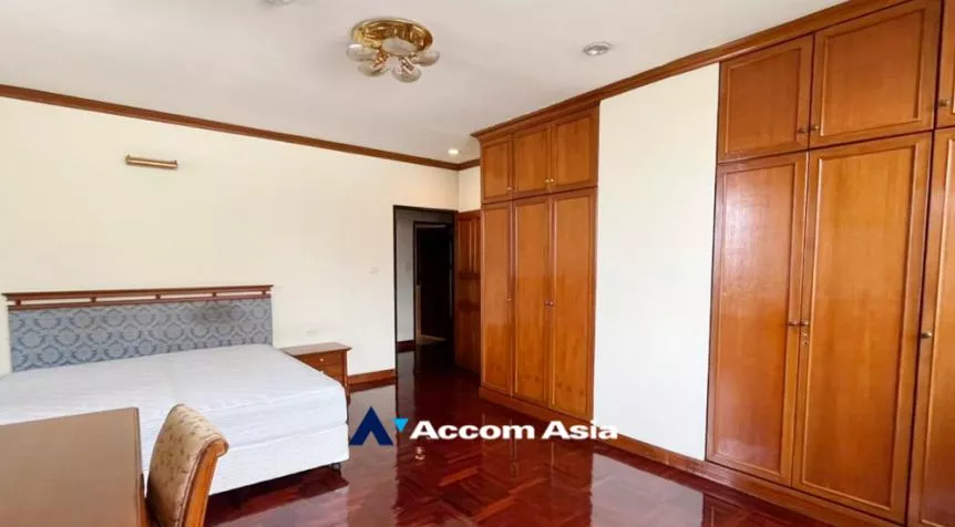 Pet friendly |  3 Bedrooms  Apartment For Rent in Sukhumvit, Bangkok  near BTS Asok - MRT Sukhumvit (1416622)